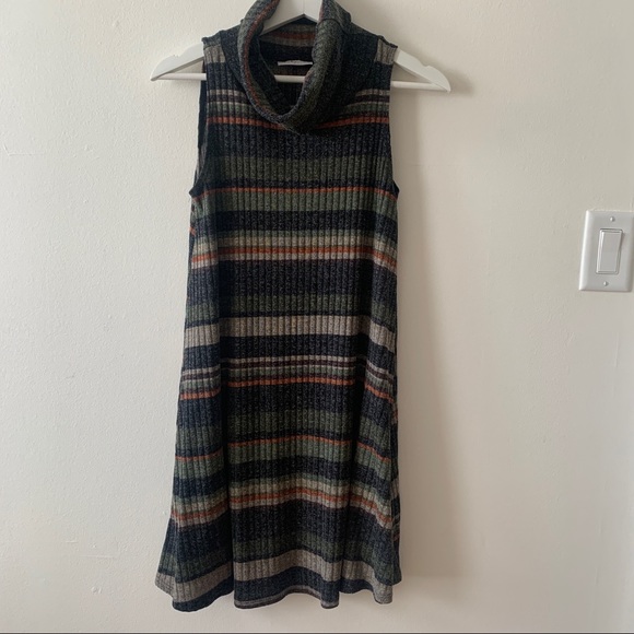 Embrace Sleeveless Turtleneck Dress - Picture 5 of 8